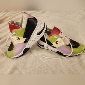 Ladies platform shoes